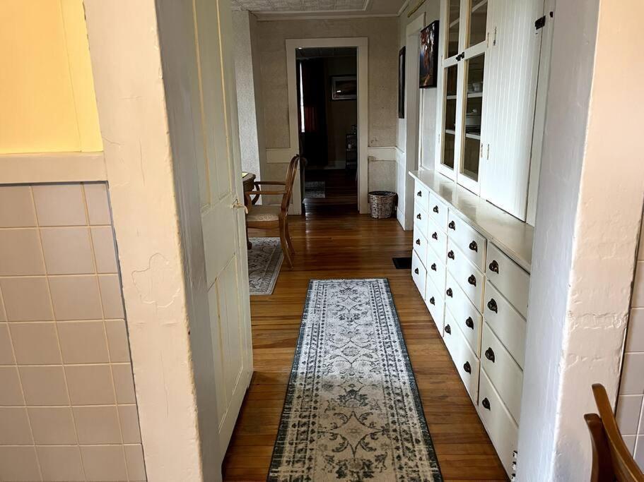 Cute 6-Bedroom Getaway In The Heart Of ลิตเติลตัน ภายนอก รูปภาพ