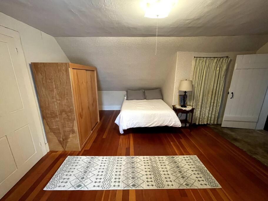Cute 6-Bedroom Getaway In The Heart Of ลิตเติลตัน ภายนอก รูปภาพ
