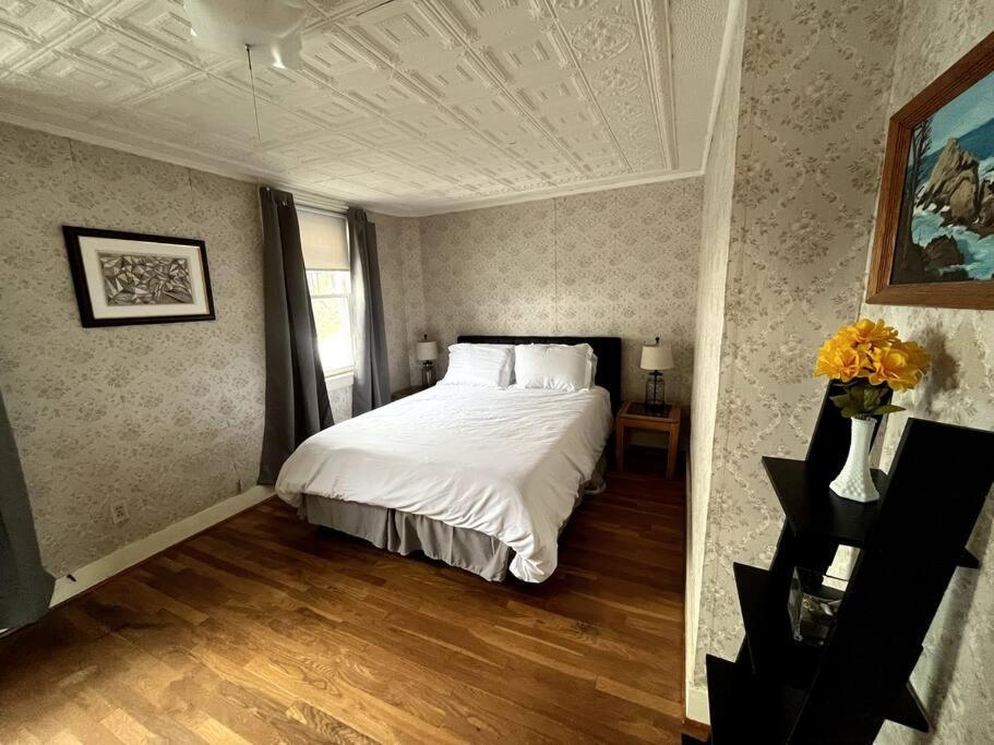 Cute 6-Bedroom Getaway In The Heart Of ลิตเติลตัน ภายนอก รูปภาพ